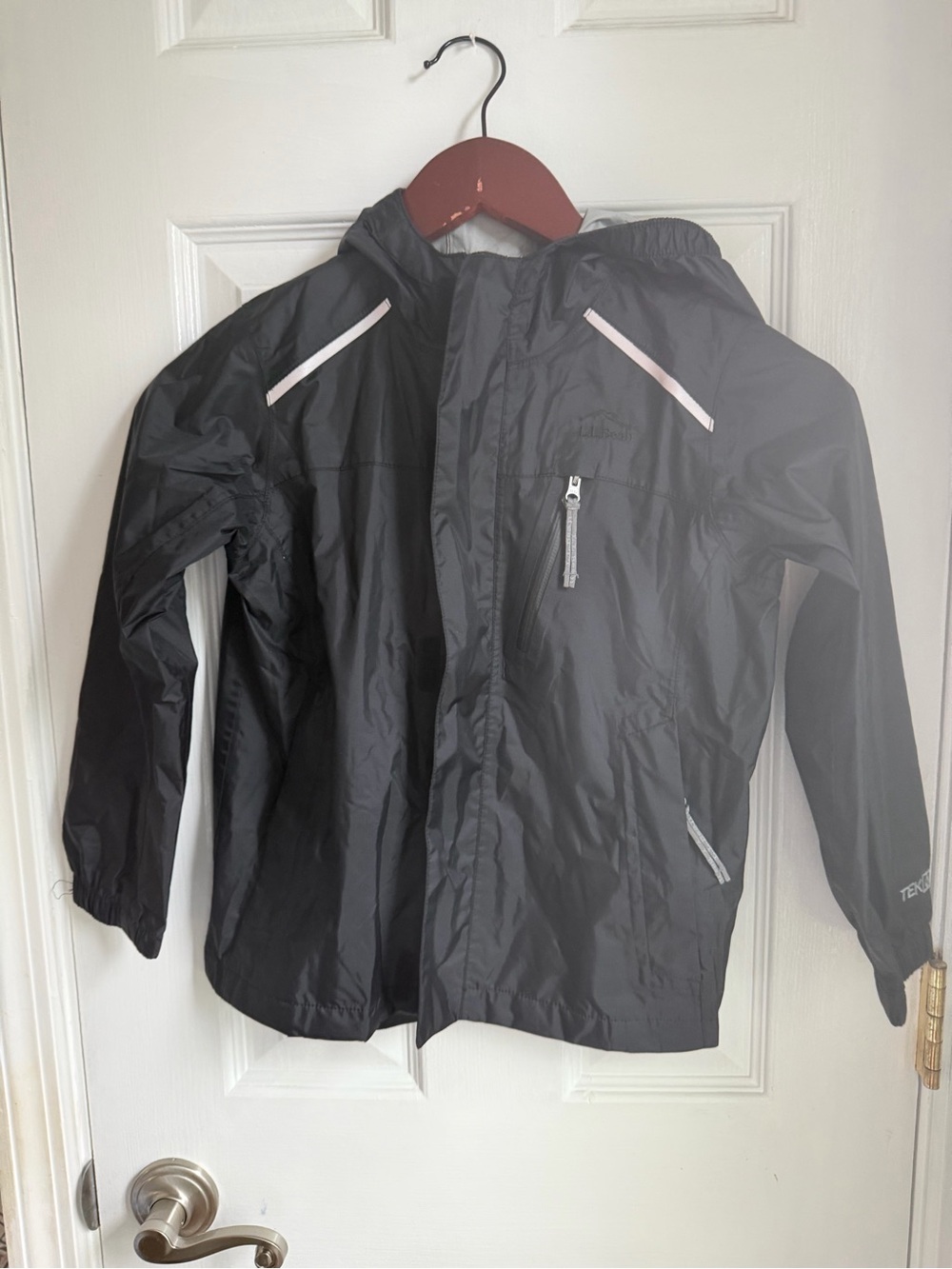 L.L. Bean Black Kids Hooded Raincoat with Reflective Trim NWT 5-6